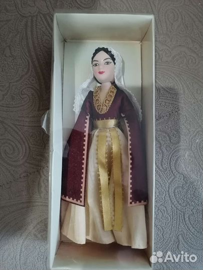 Кукла фарфор