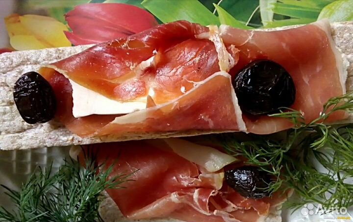 Хамон Serrano Gran Reserva + хамонера Мадрид + нож