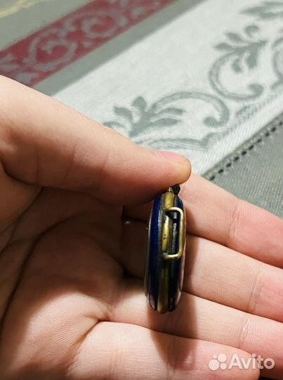 Старинные часы с эмалью