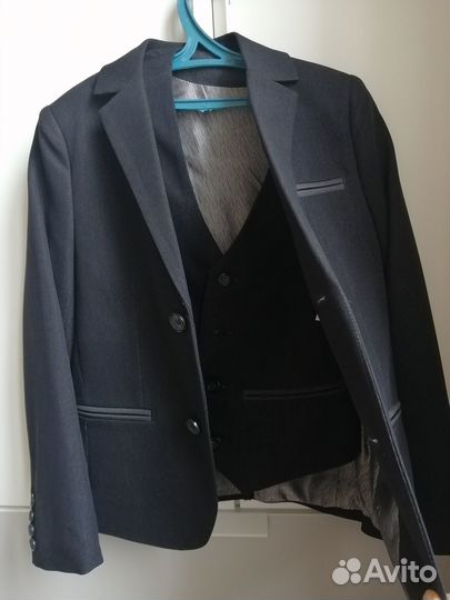 Костюм-тройка (пиджак, брюки, жилет) р. 134