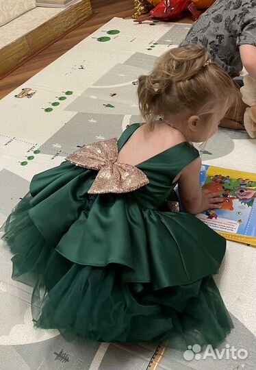 Аренда (прокат) платье изумрудное