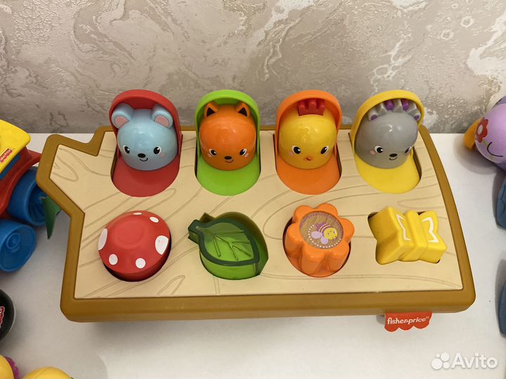 Развивающие игрушки fisher price 0+