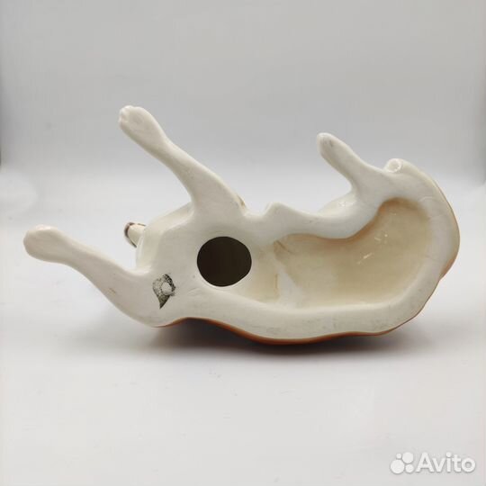 Фарфоровая статуэтка лежащего «Хаски»