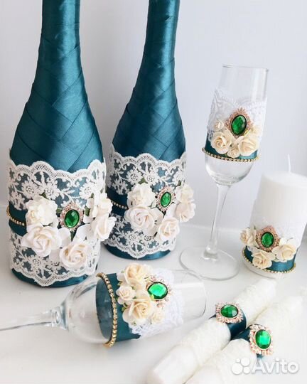 Фужеры, шампанское, семейный очаг