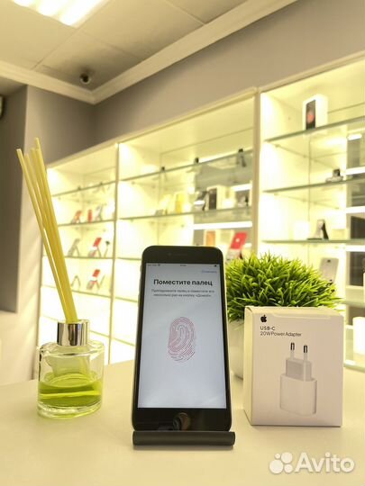 iPhone SE (2022), 64 ГБ