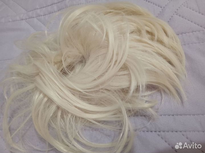 Волосы на резинке блонд