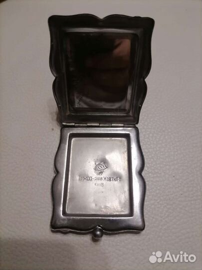 Винтажная пудреница