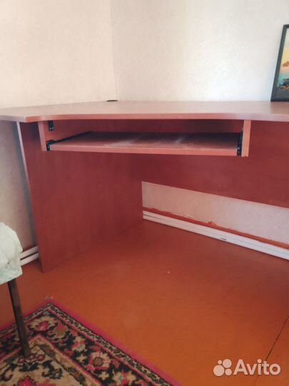 Компьютерный стол