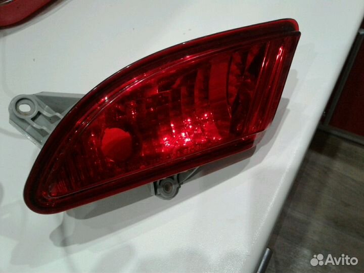 Задняя левая противотуманная фара