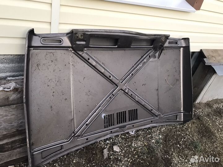 Капот на ниву