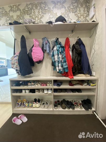 Вешалка с обувницей