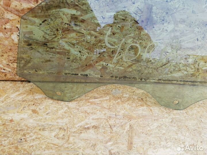 Стекло двери передней левой Volkswagen Touareg