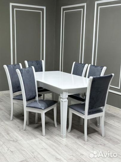 Стол и стулья новые