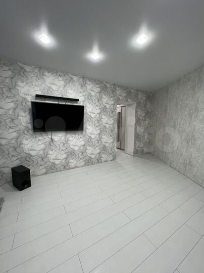 2-к. квартира, 56 м², 1/9 эт.