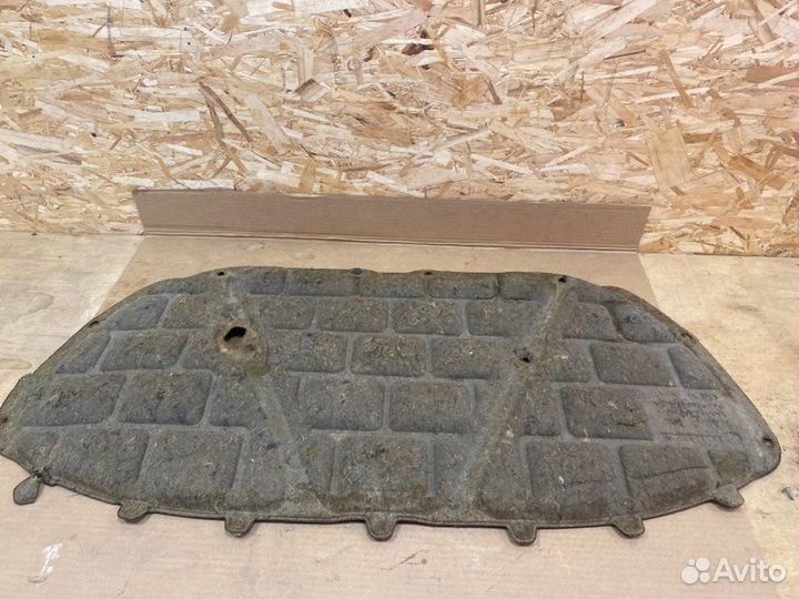 Шумоизоляция капота Volkswagen Polo cfna 2014