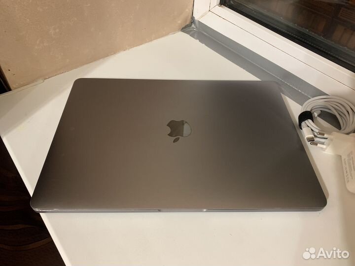 Macbook pro 13 2017 Touch Bar 256gb