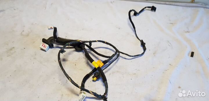 Kia Rio 3 Проводка двери задняя правая
