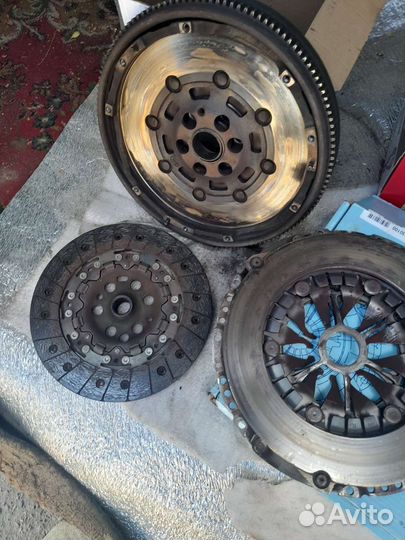 Двухмассовый маховик и корзина с сцепление продаю