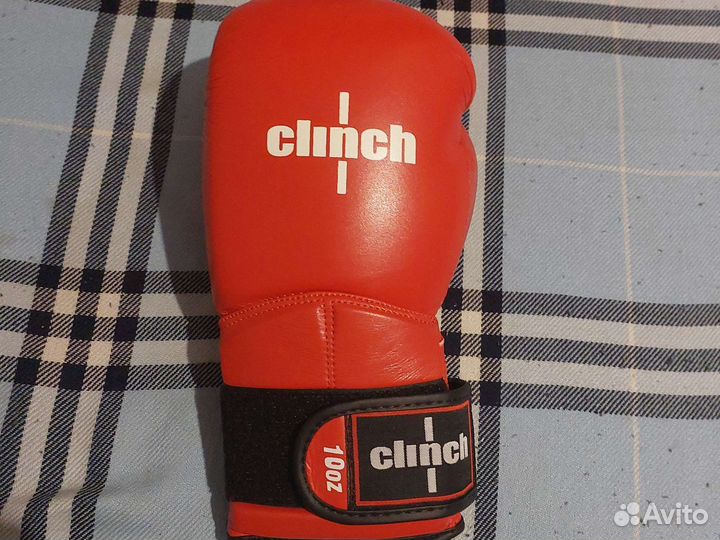Боксерские перчатки 10 oz clinch