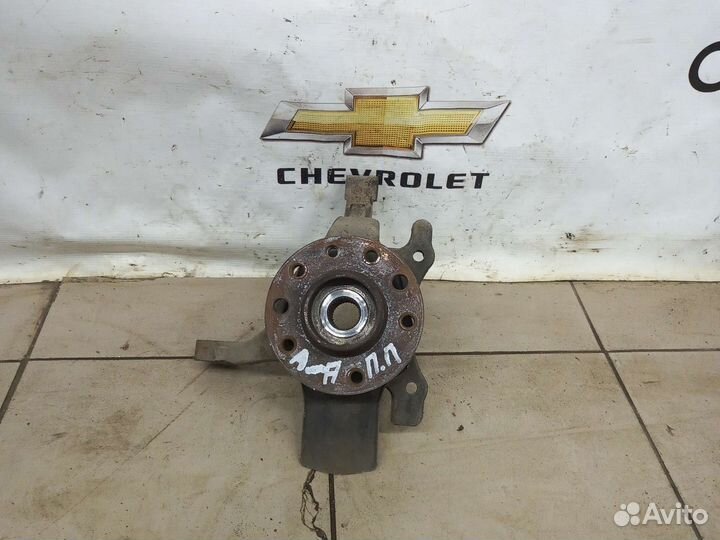 Правый поворотный кулак Опель Астра Н