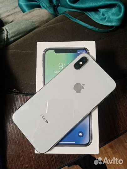 Телефон iPhone 10