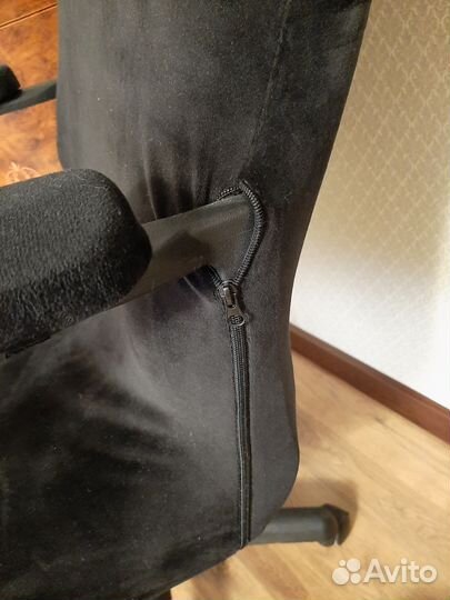 Компьютерное кресло из кожзама