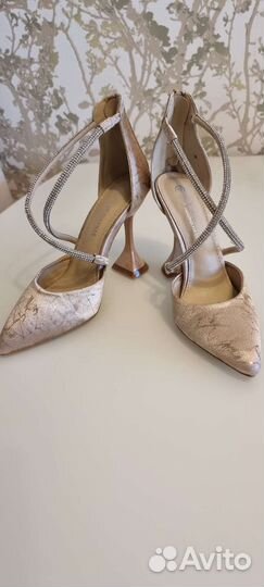 Туфли женские 38 размер.Натуральная кожа.новые