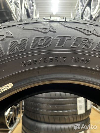 Dunlop Grandtrek AT5 235/65 R17
