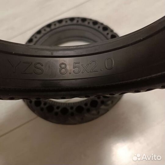 Литая шина (перфор) для самоката Xiaomi М365