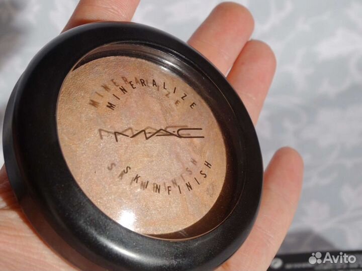 Хайлайтер, бронзер Mac Mineralize SkinFinish