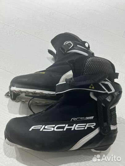 Лыжные ботинки