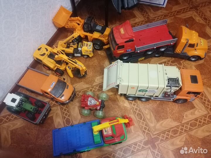 Машины, трактора, спец техника Брудер и Полесье