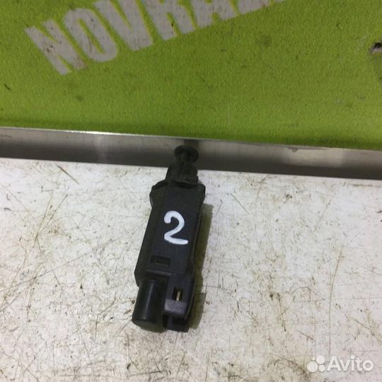 Датчик включения стопсигнала Фольксваген Пассат