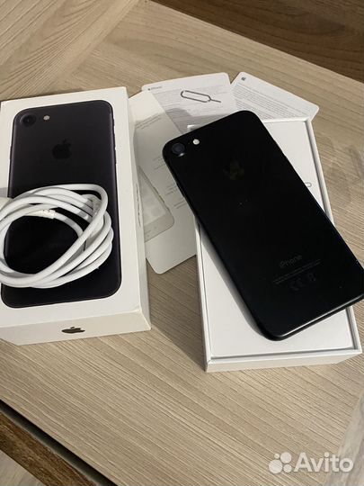 Телефон iPhone 7 32gb