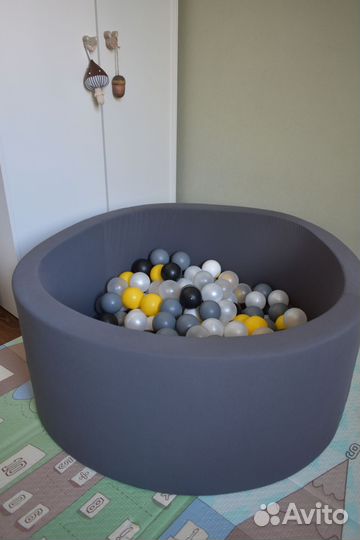 Сухой бассейн с шариками