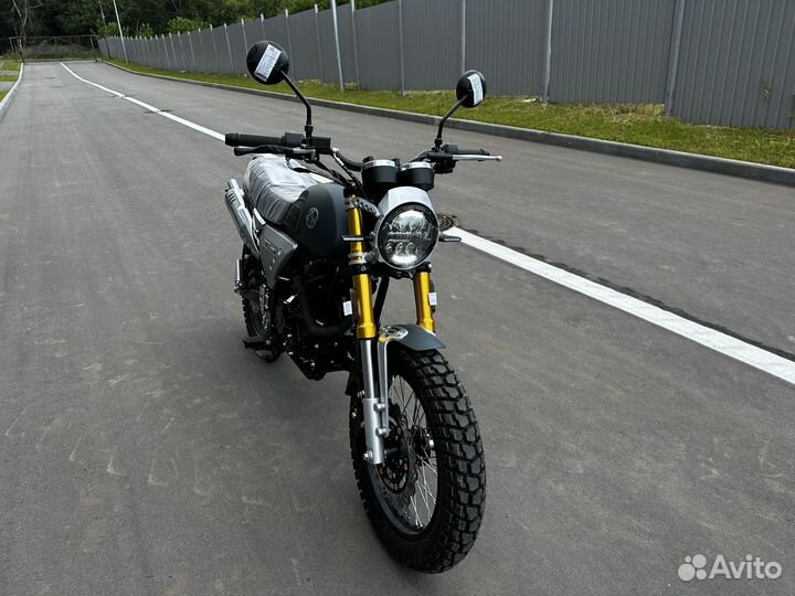 Мотоцикл racer triumph темно-синий