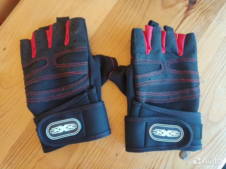 Спортивные перчатки для фитнеса и велосипеда