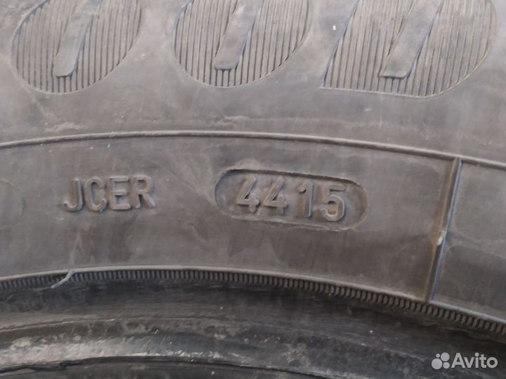 Goodyear Ultragrip Ice Arctic 215/60 R16 99T