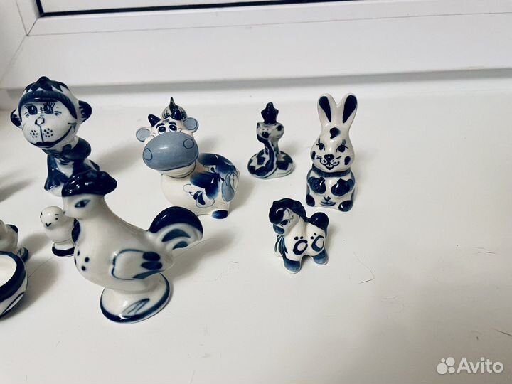 Коллекция фигурок гжели