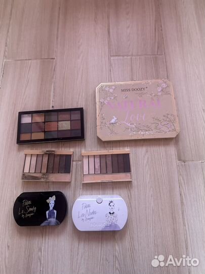 Набор теней revolution,Max factor.Набор