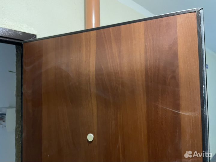 Дверь входная металлическая от застройщика