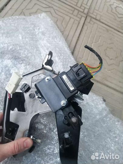 Педаль сцепления для электроручника kia ceed 2 jd