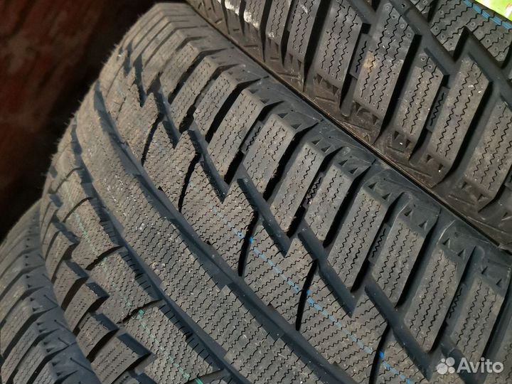 Hankook Winter I'Pike 215/55 R18