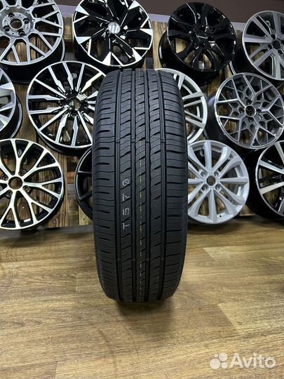 Roadstone N'Fera RU5 255/55 R18 109V