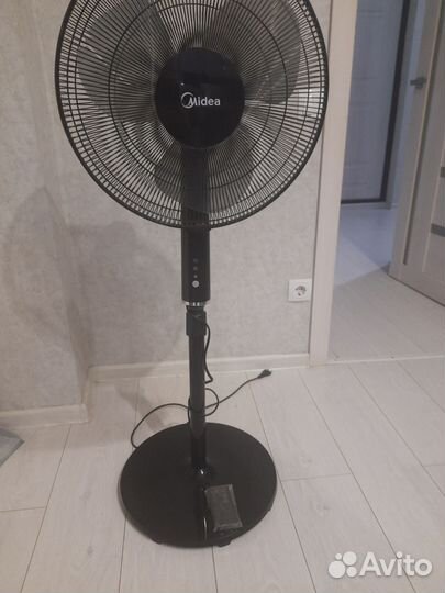 Вентилятор напольный с пультом