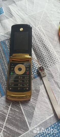 Motorola RAZR2 V8, 2 ГБ