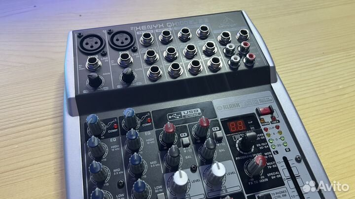 Микшерный пульт Behringer QX1002USB