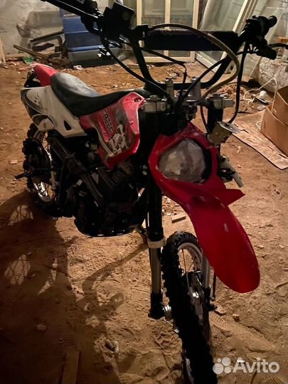 Продам мотоцикл на ходу, нужно приложить руки