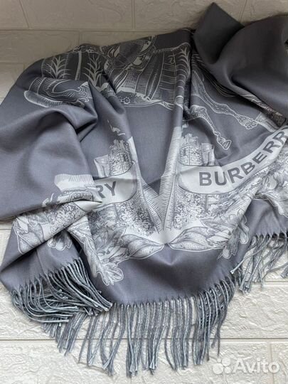 Платок тёплый Burberry светло серый