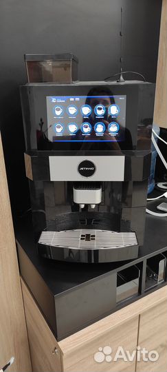 Профессиональная кофемашина для кофейни